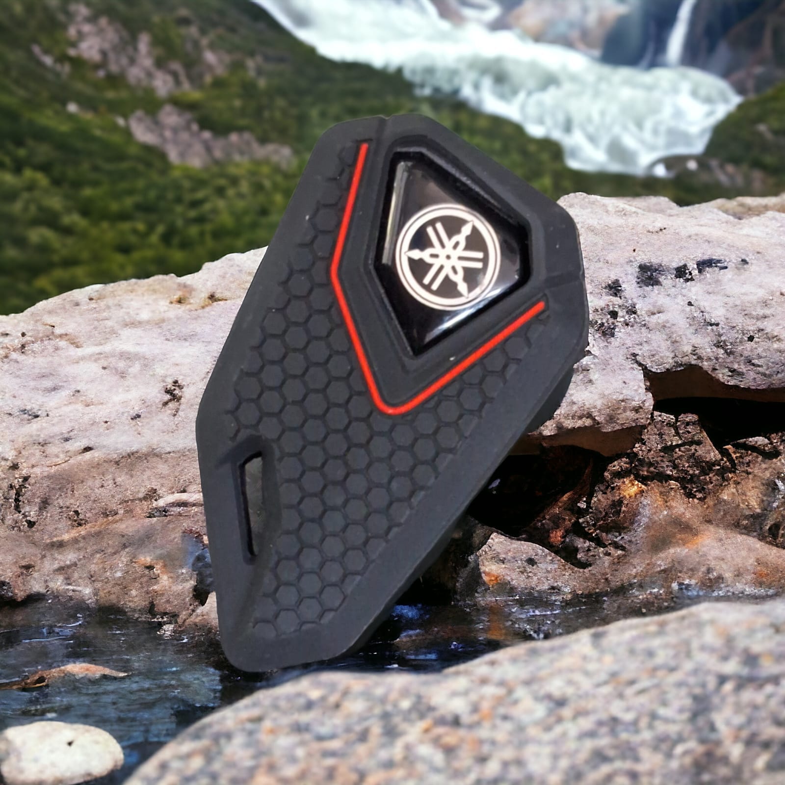 YAMAHA FLIP KEY WITH SILICONE KEY COVER - GREY LOGO